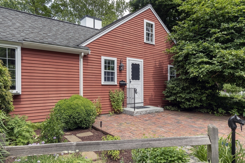 12 Queen Anne Ln