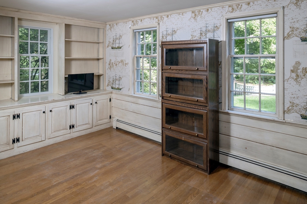 12 Queen Anne Ln