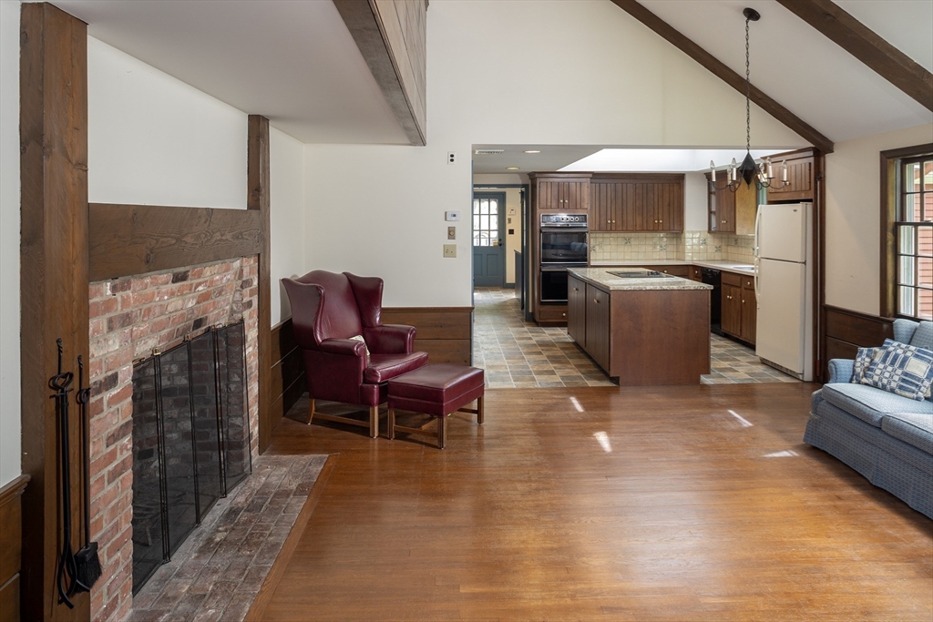 12 Queen Anne Ln