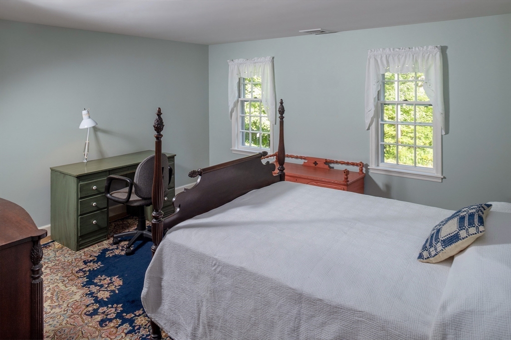 12 Queen Anne Ln