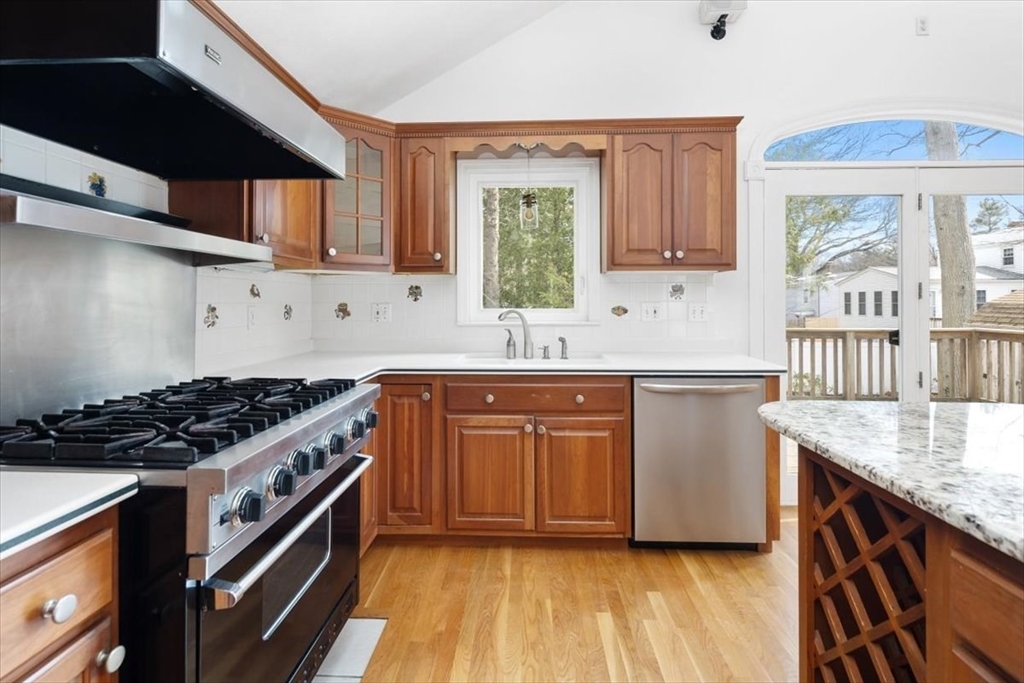 100 Holly Hill Cir