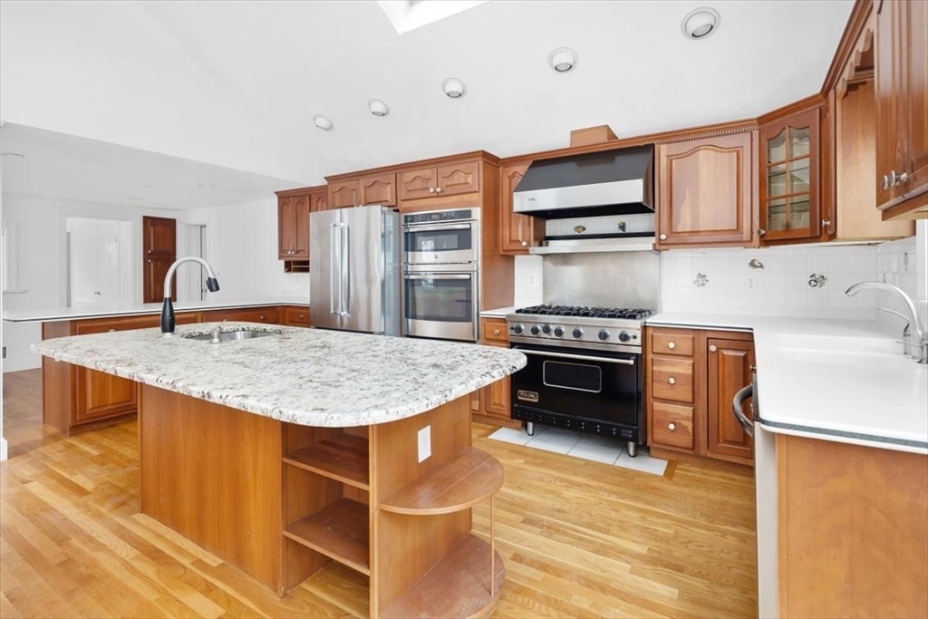 100 Holly Hill Cir
