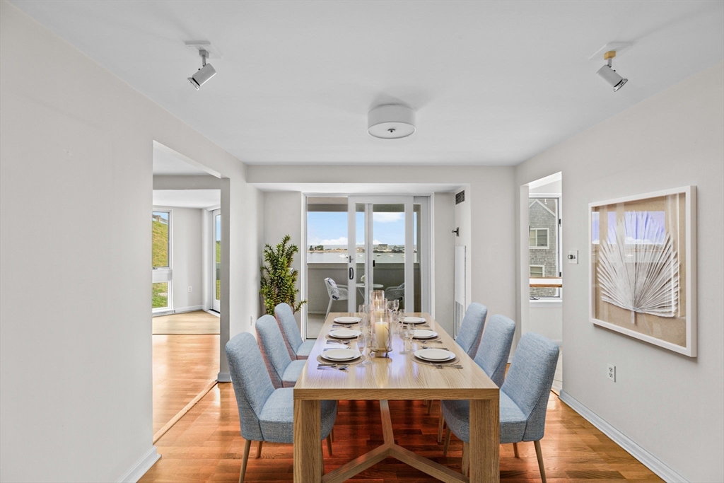 1 Commodore Ct # 305