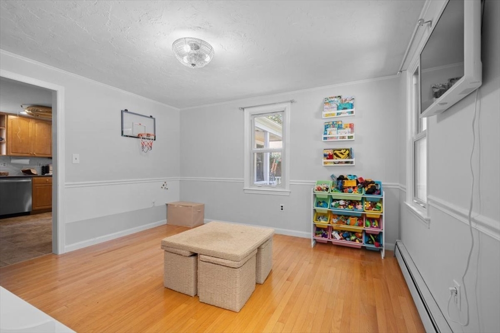 19 Goodrow Rd