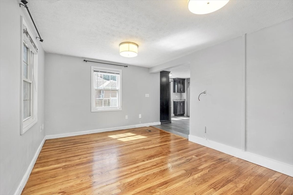 11 Thayer Ave