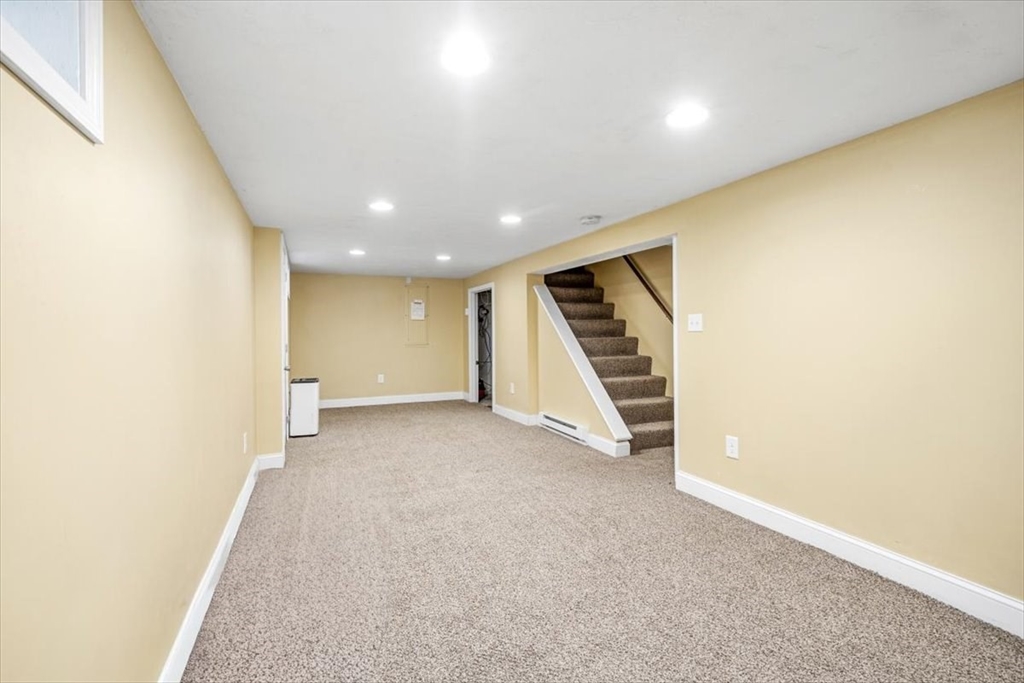 11 Thayer Ave