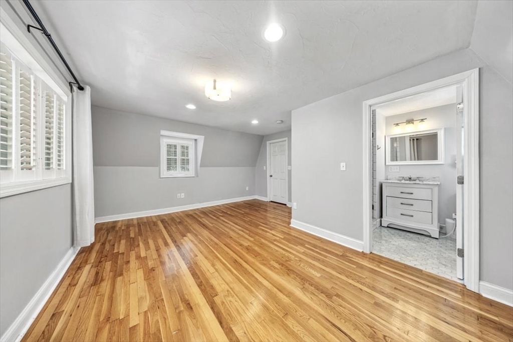 11 Thayer Ave