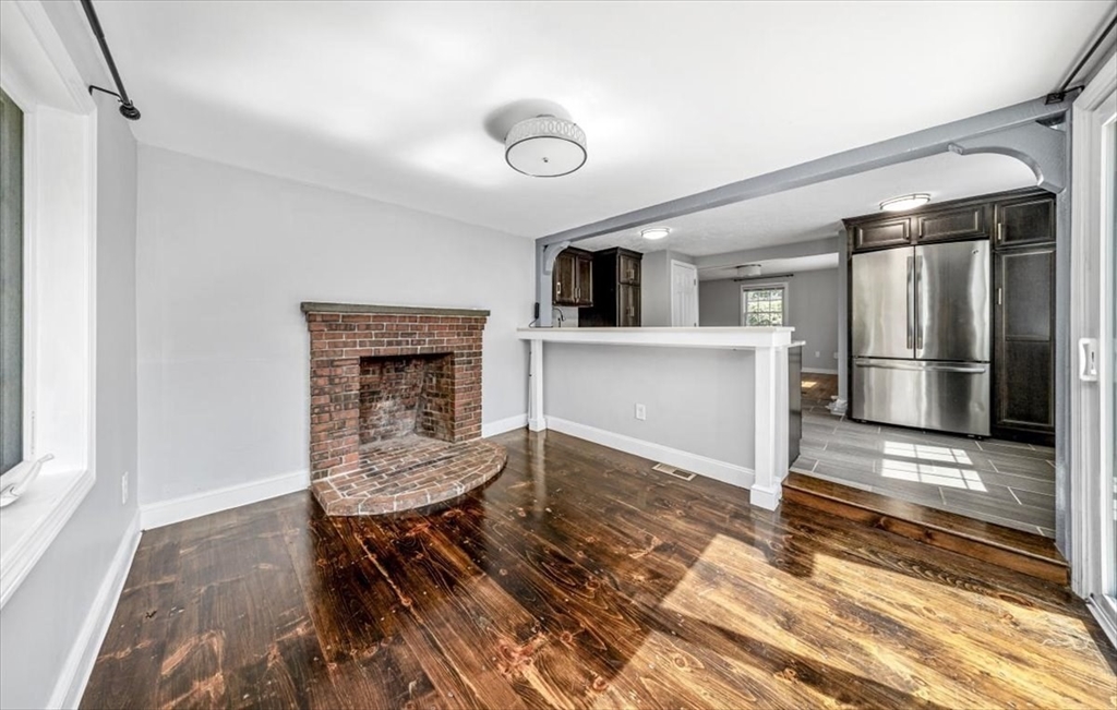 11 Thayer Ave