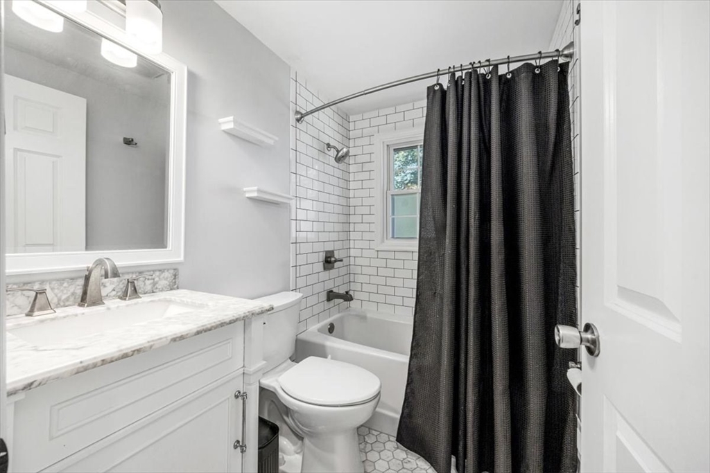 11 Thayer Ave