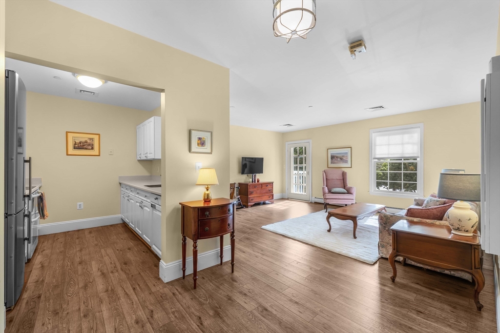 7 Assinippi Ave # 216