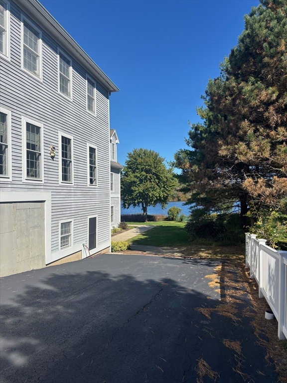 7 Assinippi Ave # 216