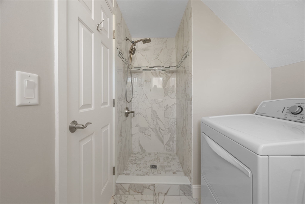 13 Bay Pointe Dr Ext