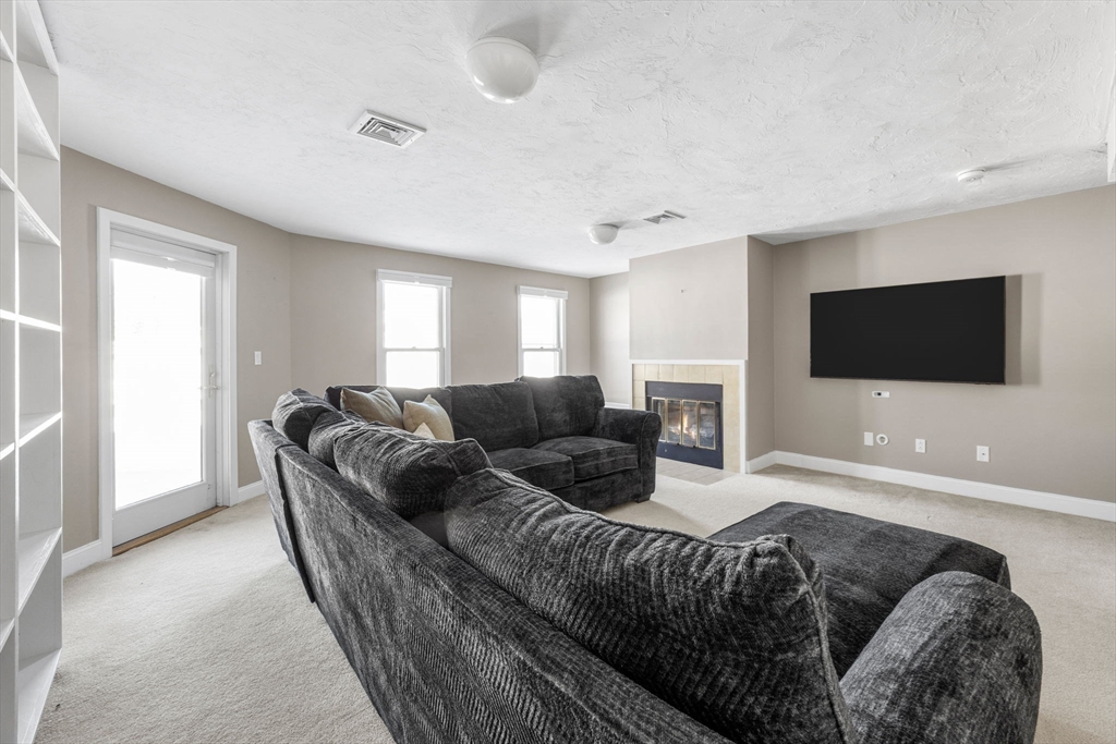 13 Bay Pointe Dr Ext