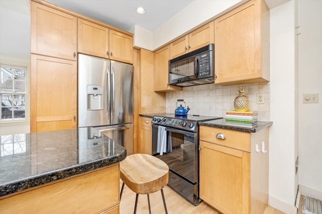 59 Cottage St