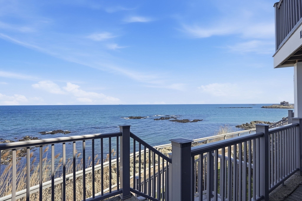 14 Oceanside Dr # 14