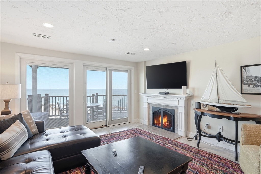 14 Oceanside Dr # 14