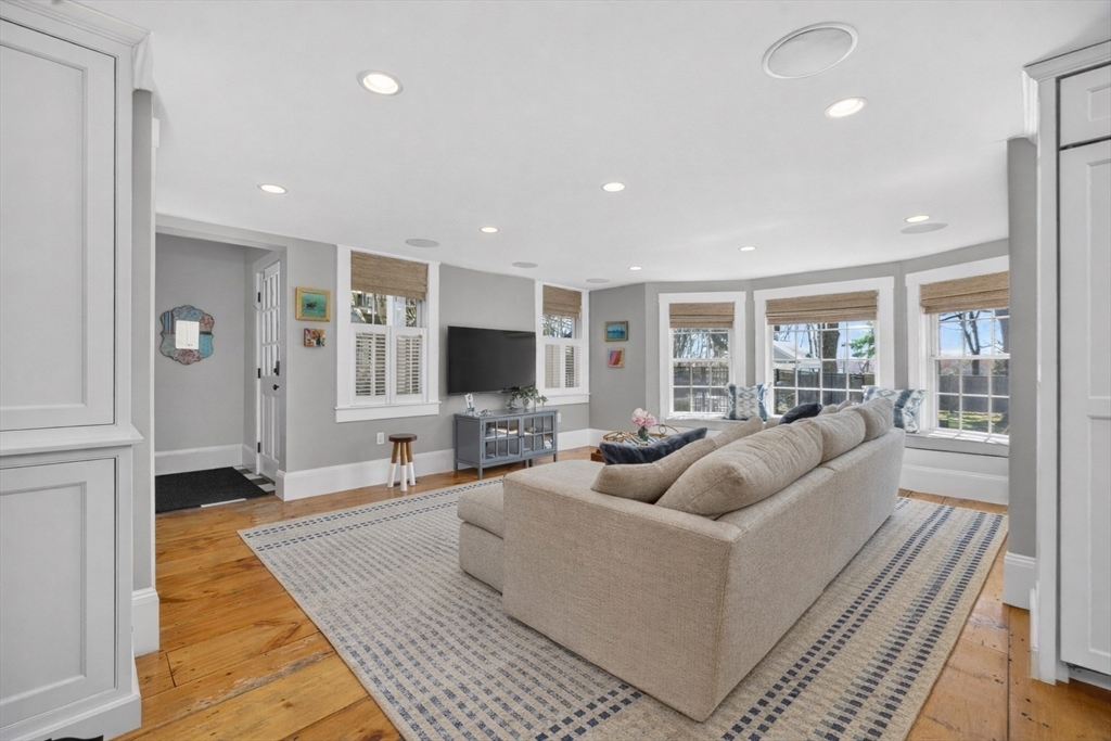 29 Pleasant St