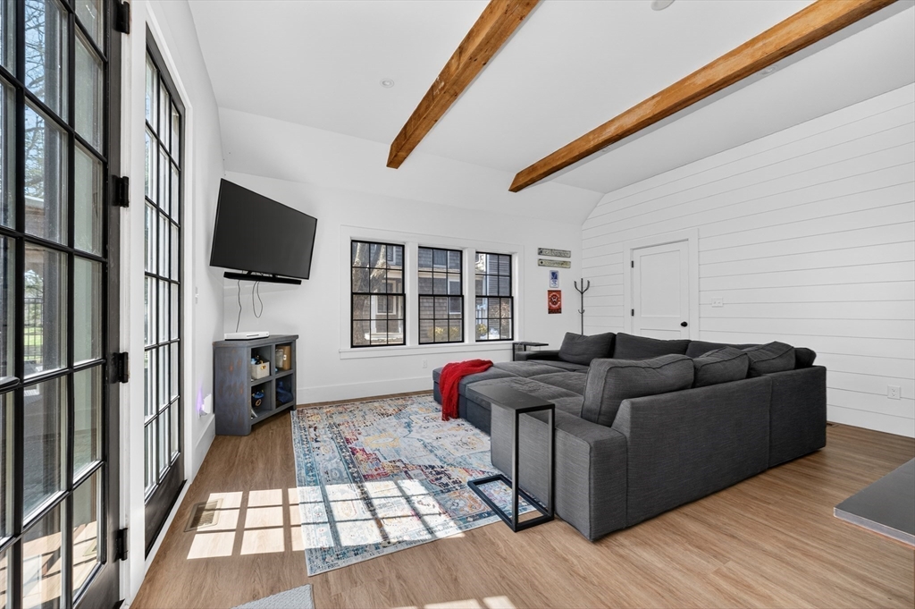 29 Pleasant St
