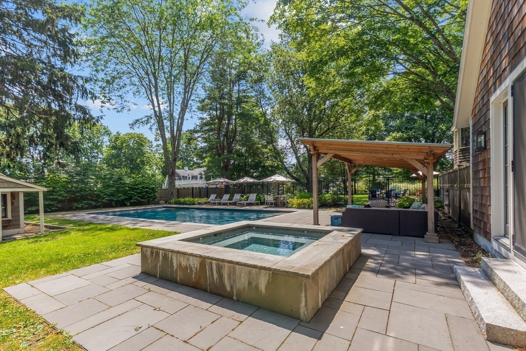 29 Pleasant St