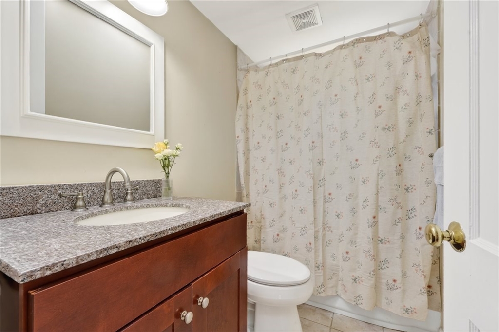 52 Gerard Rd