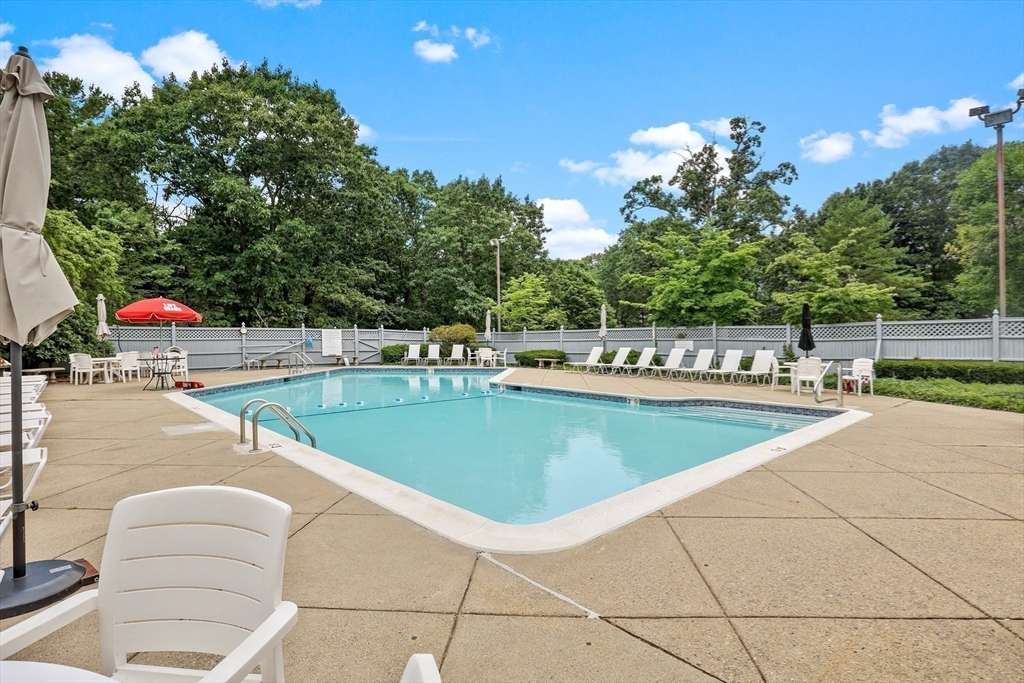 402 Tuckers Ln # 402