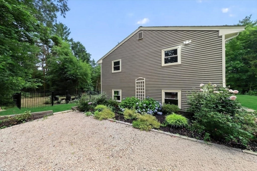 4 Pleasant St