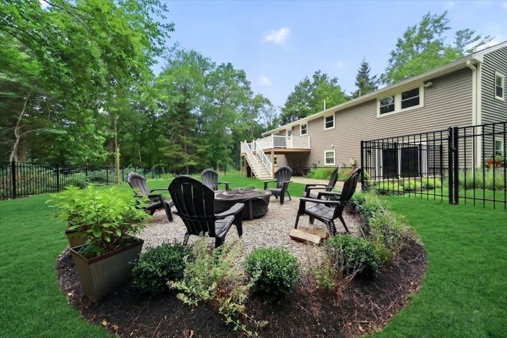 4 Pleasant St