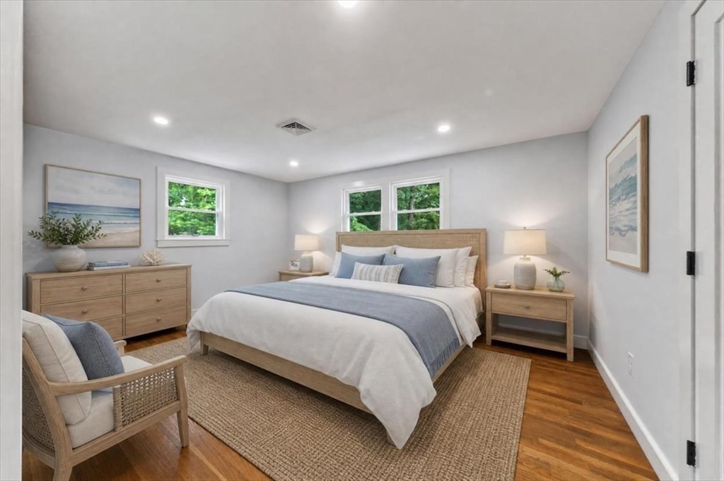 4 Pleasant St