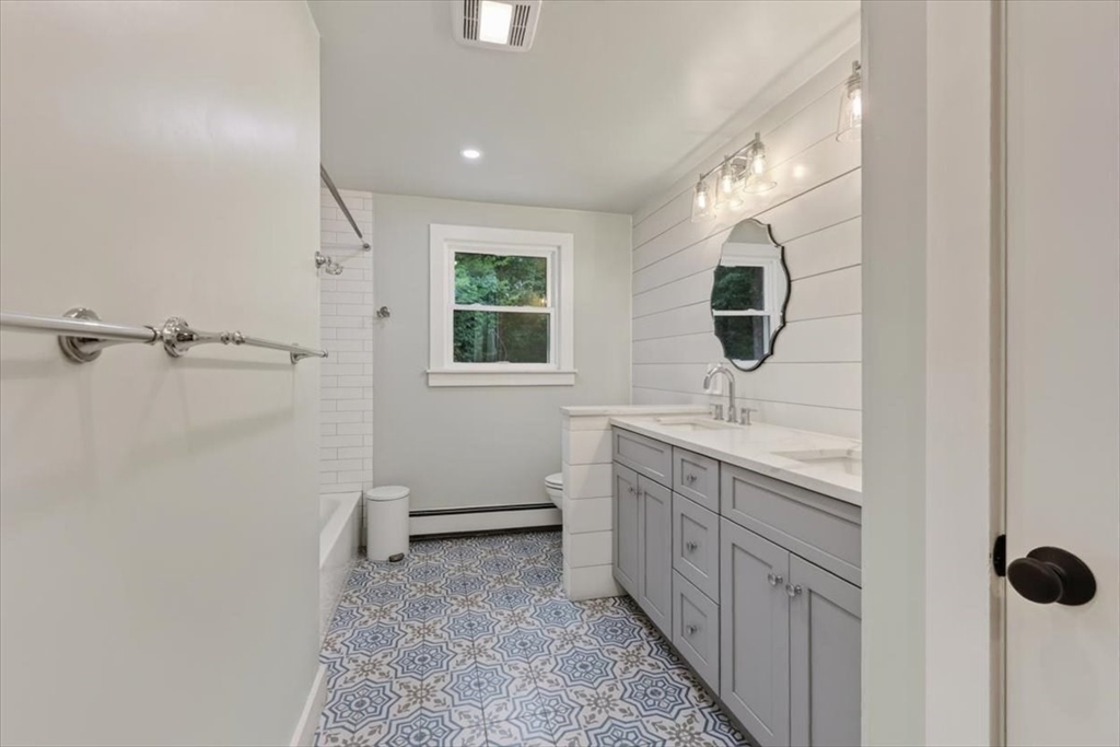 4 Pleasant St