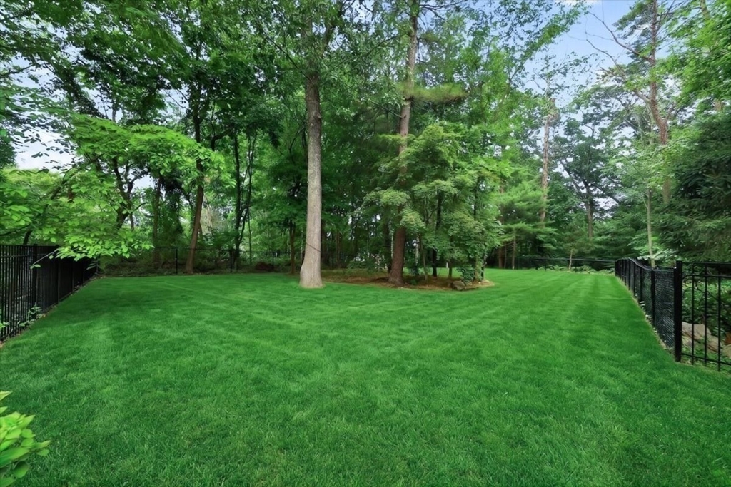 4 Pleasant St