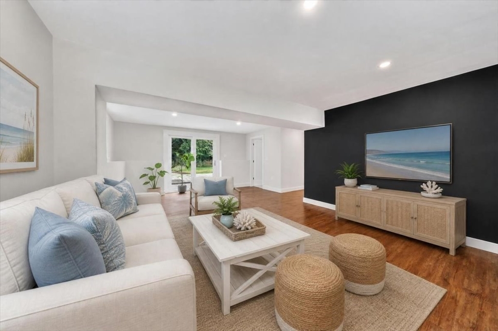 4 Pleasant St