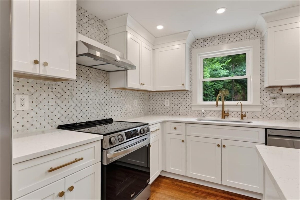4 Pleasant St