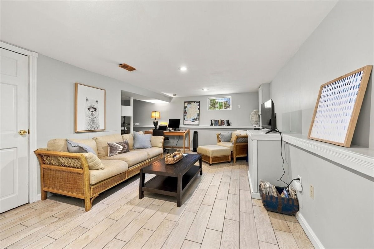 82 Manatee Rd