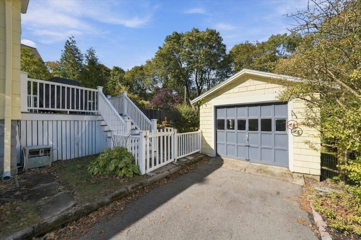 82 Manatee Rd