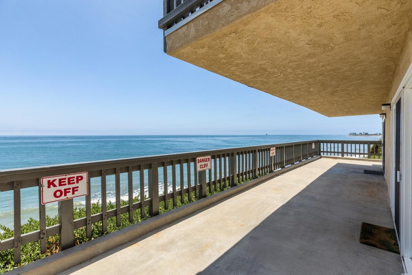 6521 Del Playa Drive