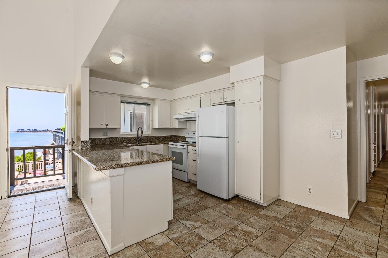 6521 Del Playa Drive