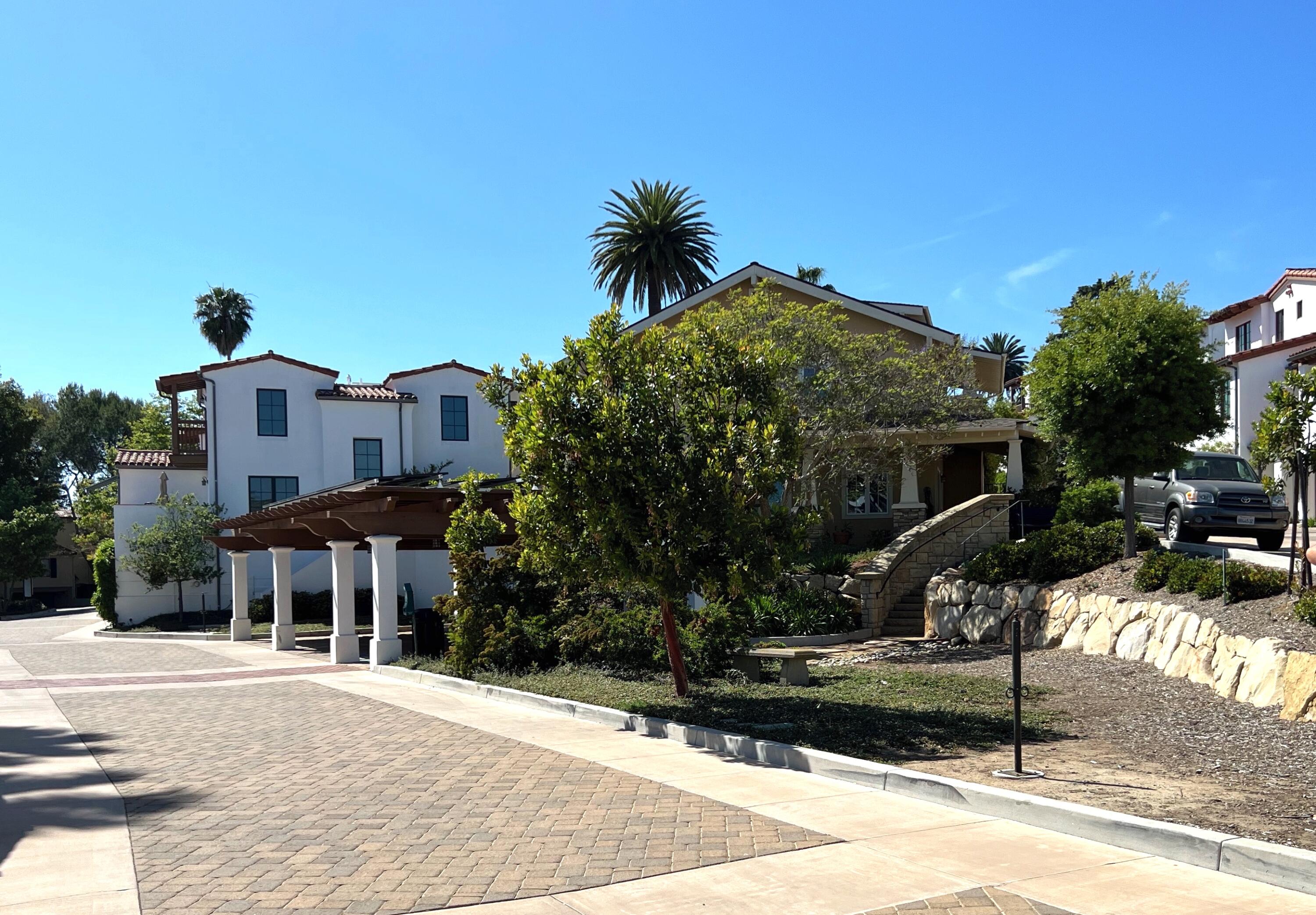 601 E Micheltorena Street, 94