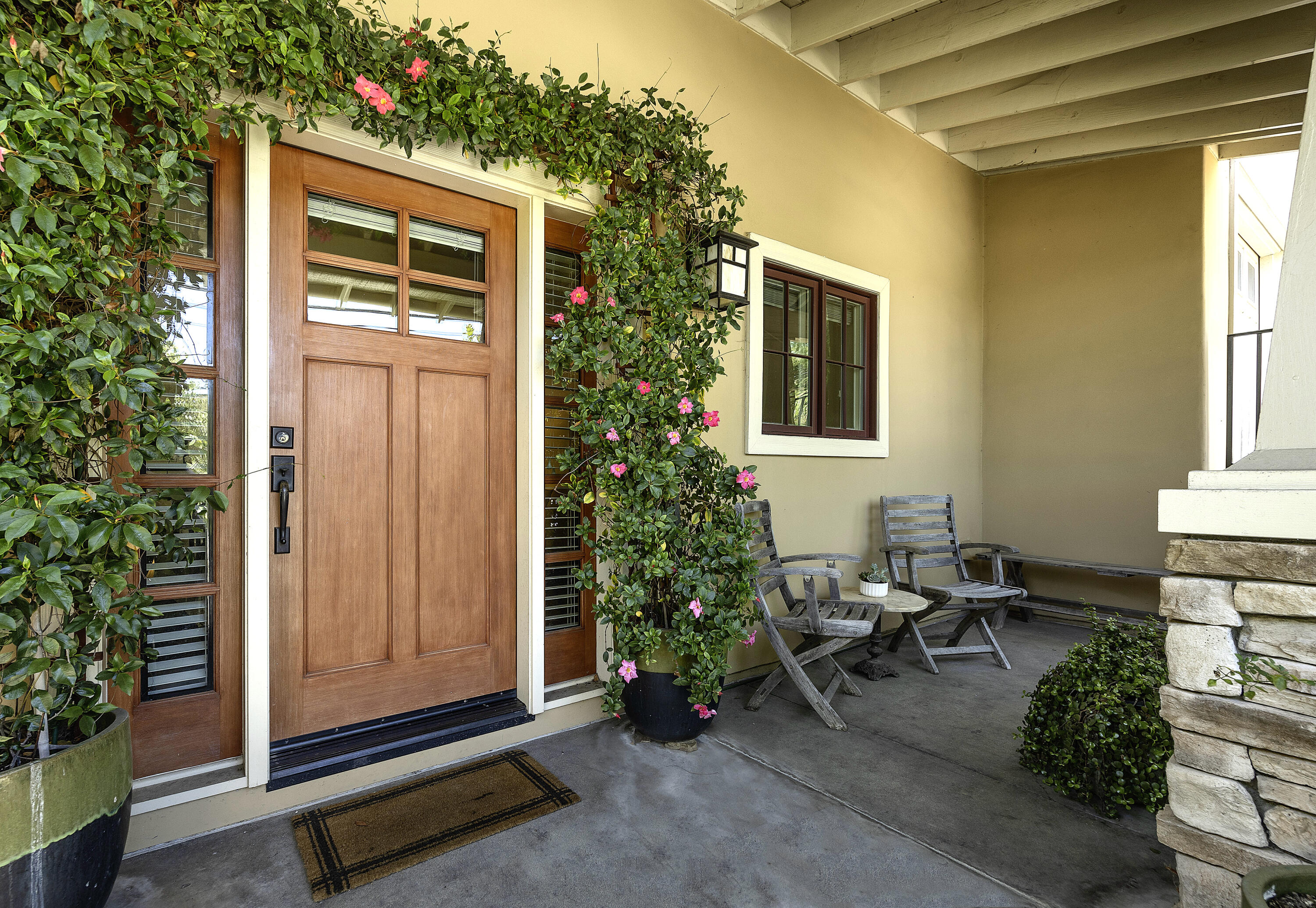 601 E Micheltorena Street, 94