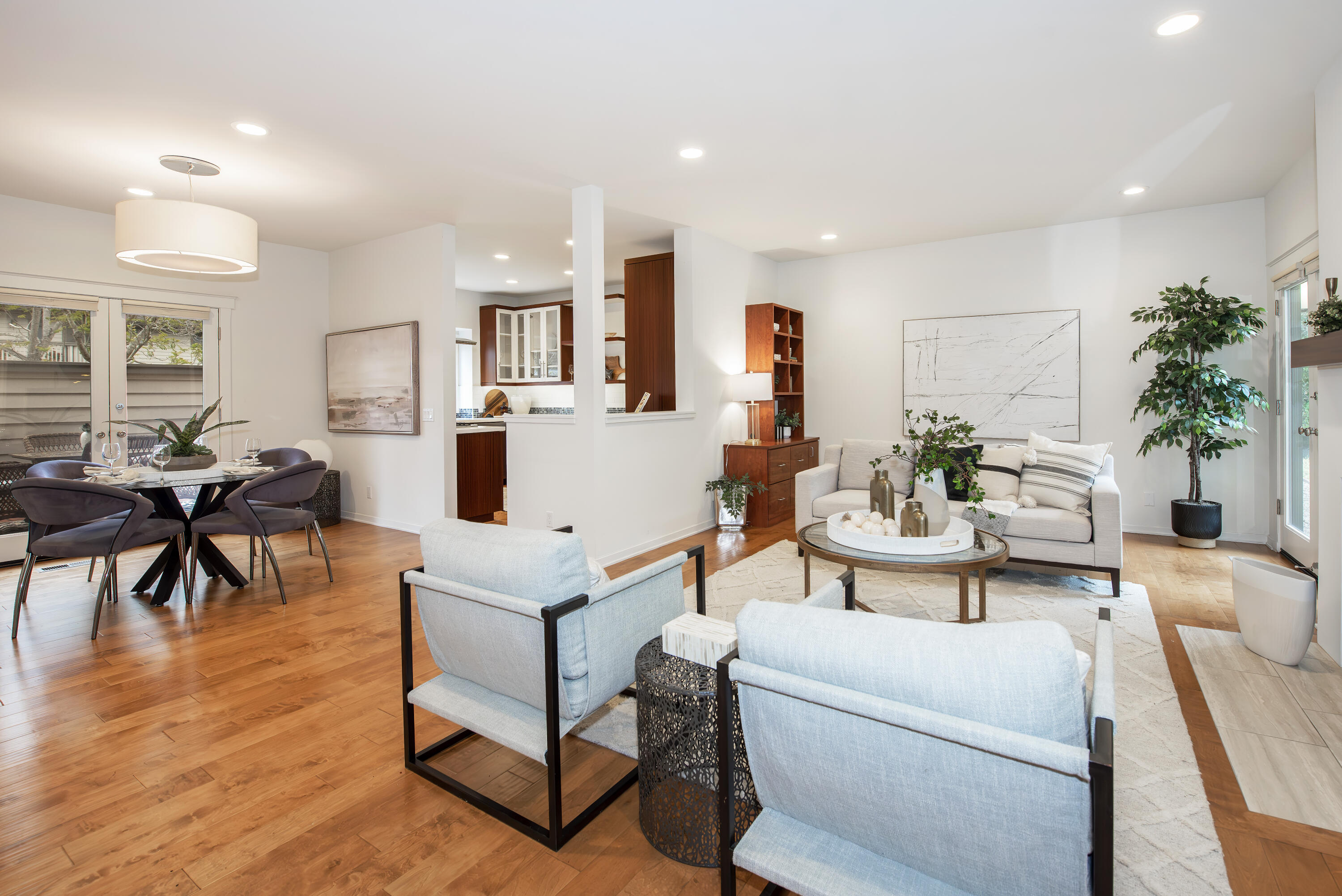 2733 Miradero Drive