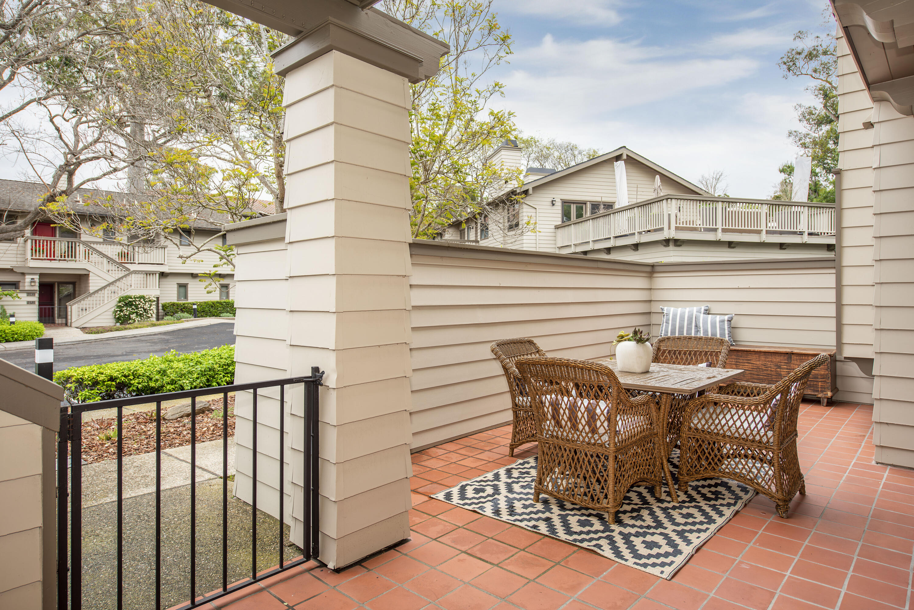 2733 Miradero Drive