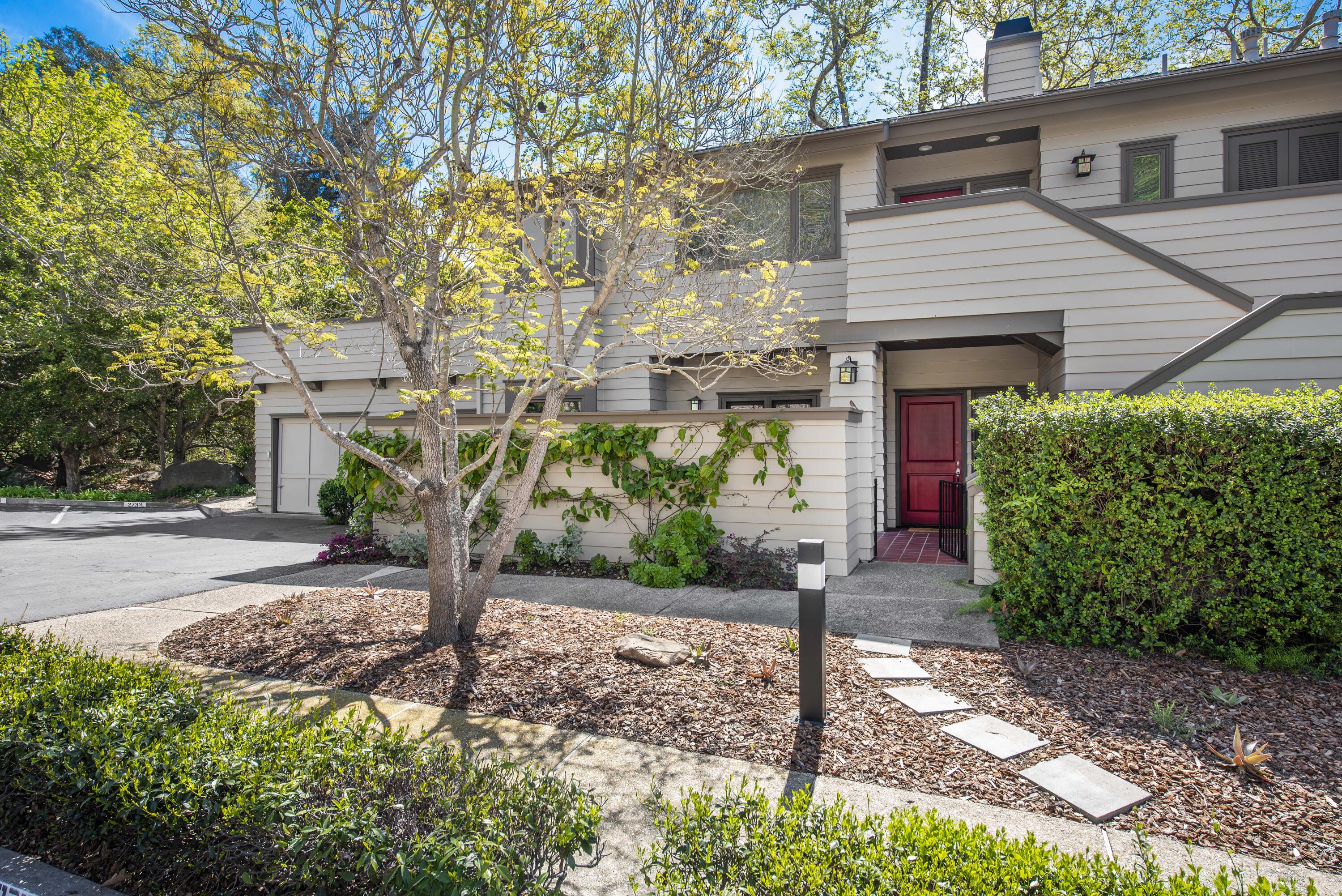 2733 Miradero Drive