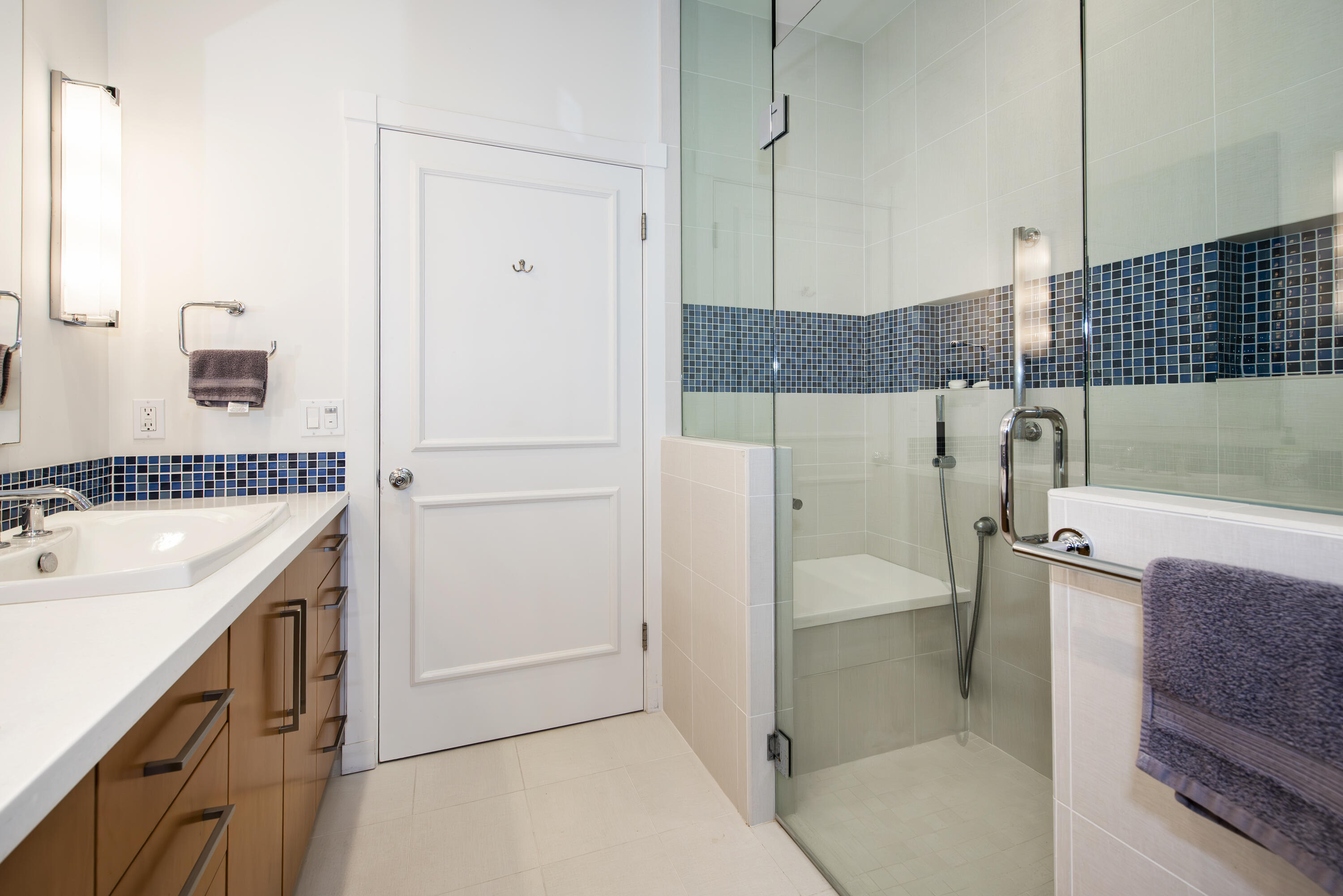 2733 Miradero Drive