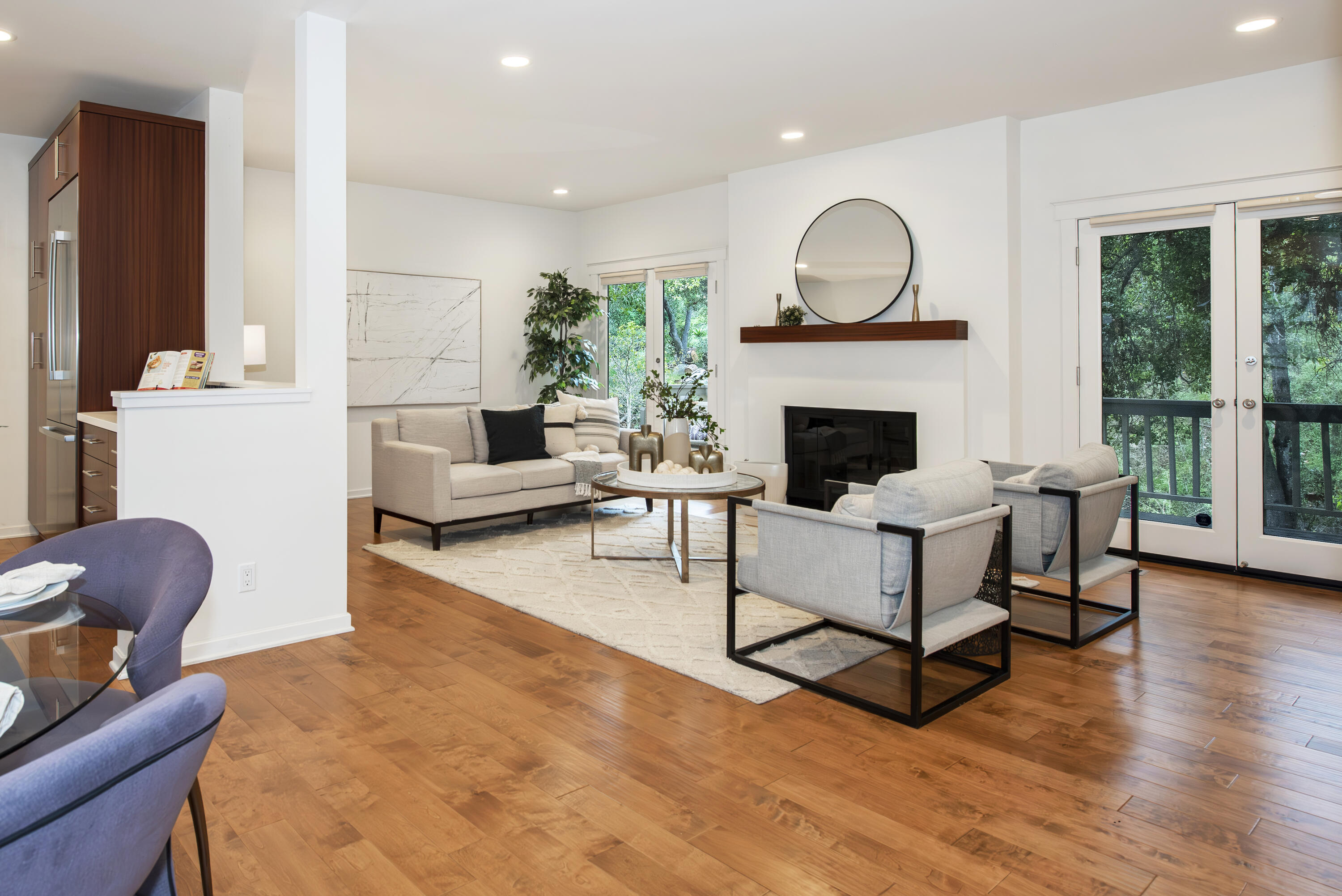 2733 Miradero Drive