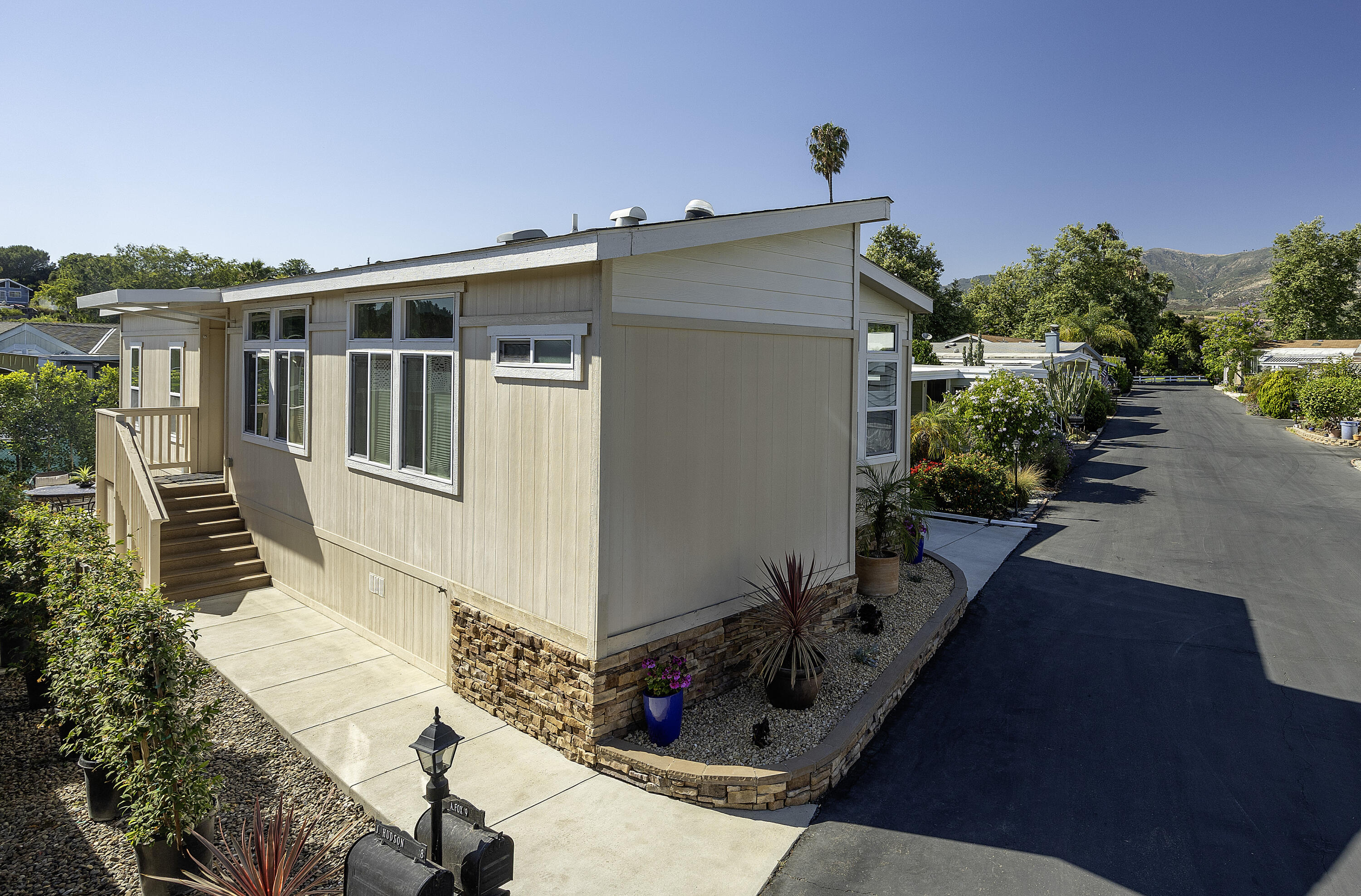 333 Old Mill Road, 9