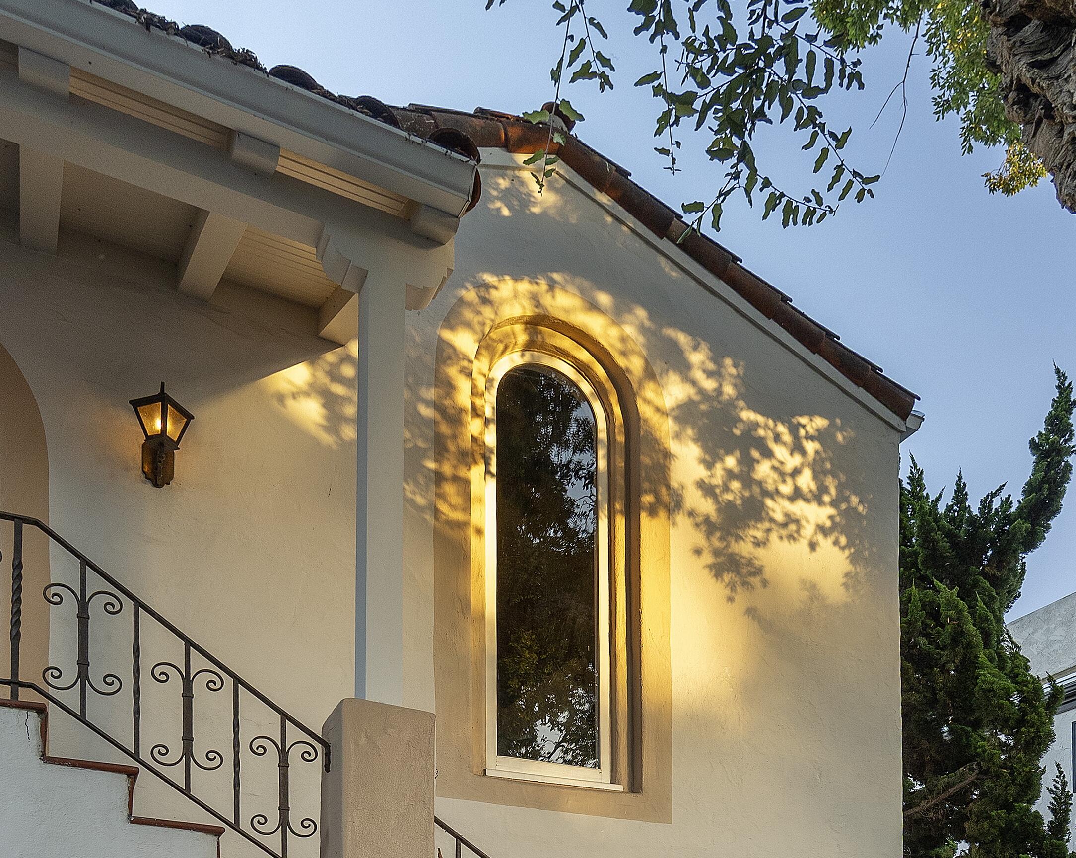 111 Chapala Street