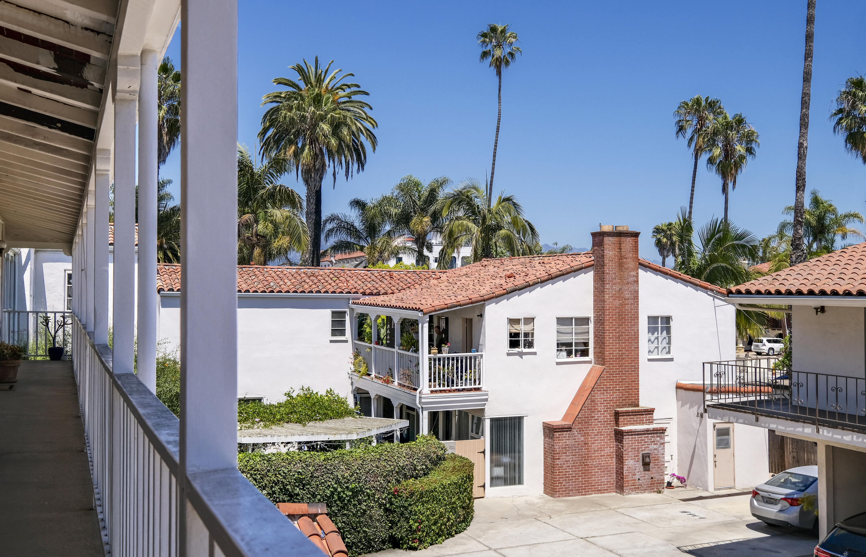 111 Chapala Street
