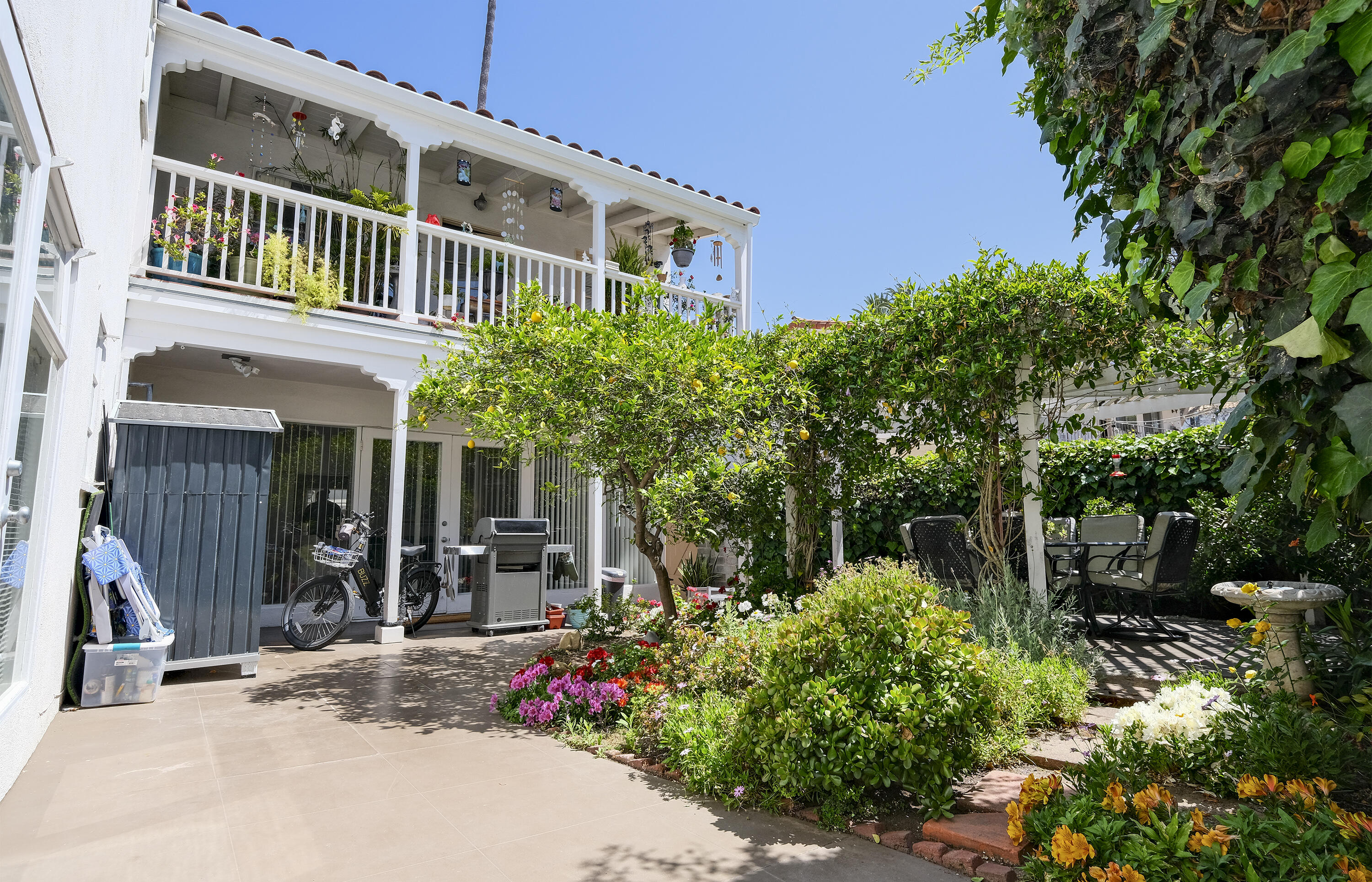111 Chapala Street