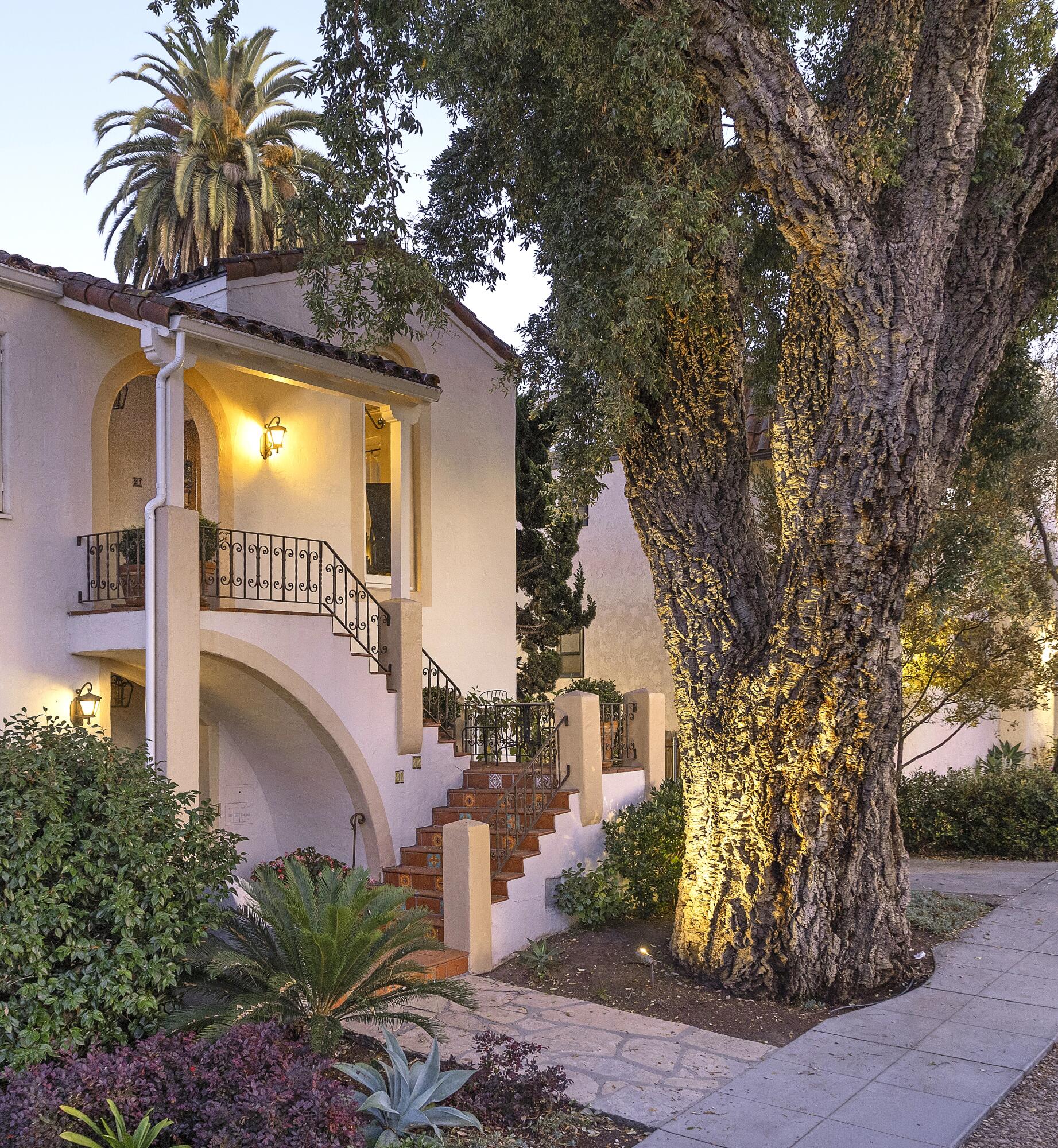 111 Chapala Street