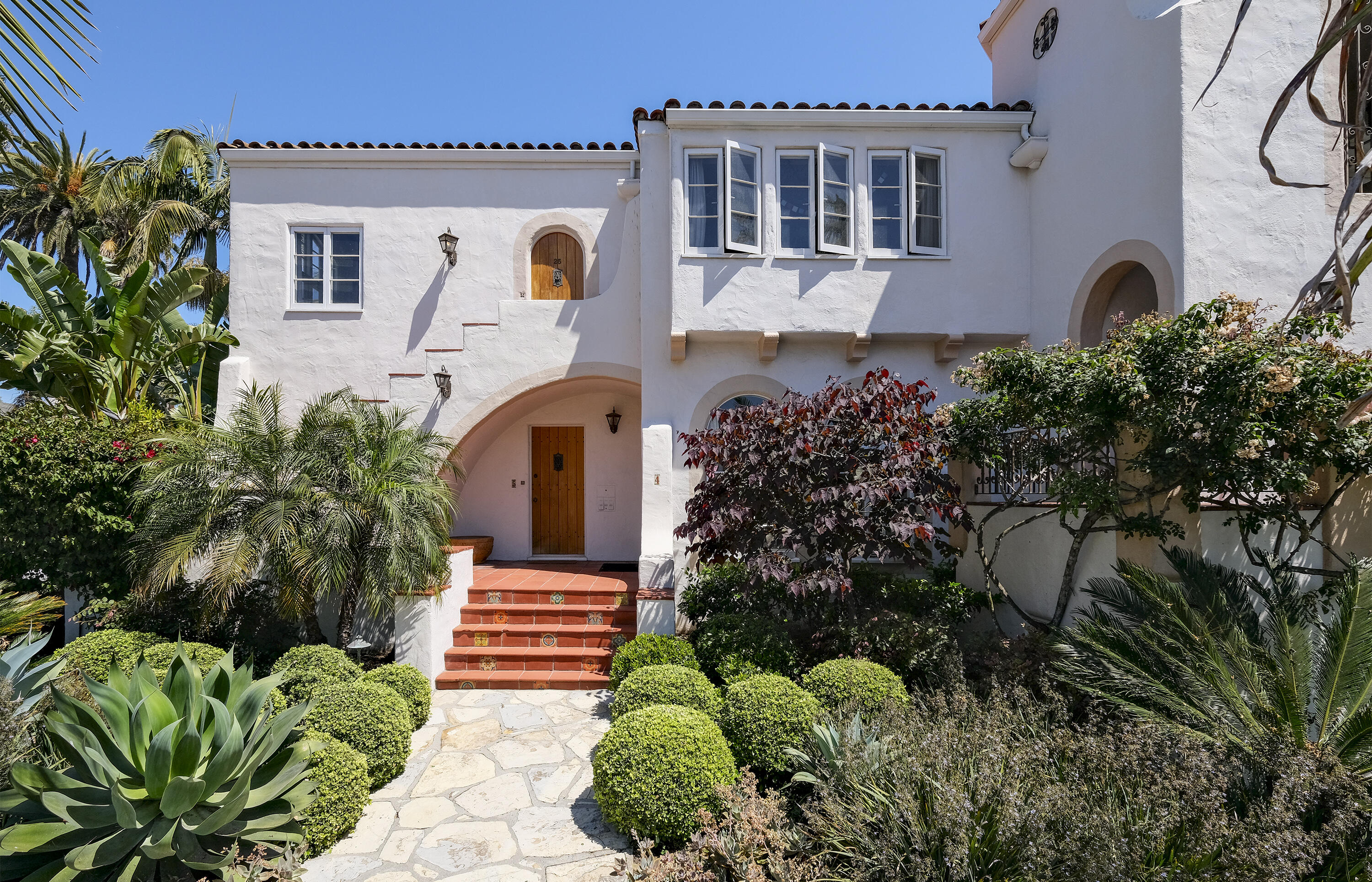 111 Chapala Street