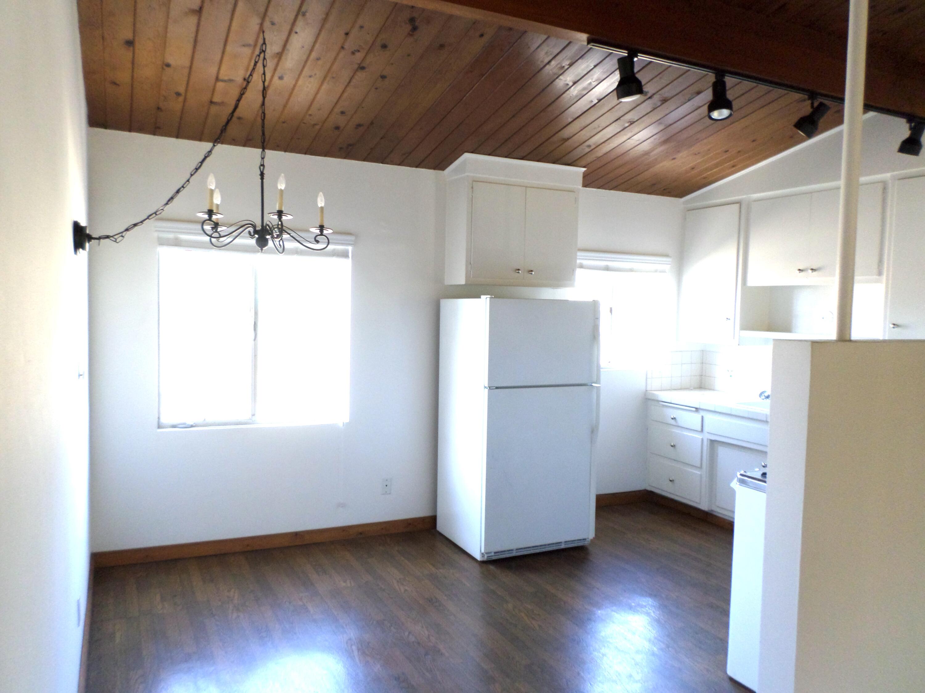 412 Corona Del Mar